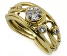 Lazare Diamond in 18k yellow gold ring