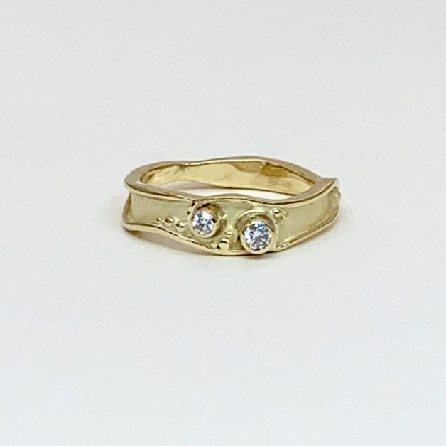 Petite diamond ring