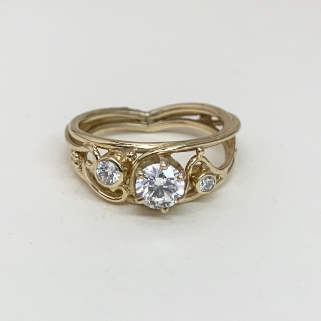 VS1 clarity ideal cut diamond ring