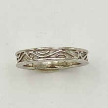 Repeating Wire Design Wedding Band