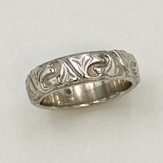 950 platinum 6mm wide ring with a gingko leaf design
