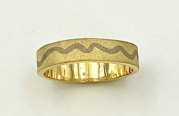 River Ring 18k Yellow and White Gold