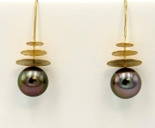 Black pearl disc earrings