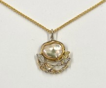 18k Yellow Gold and Platinum Pendant with Keshi Pearl