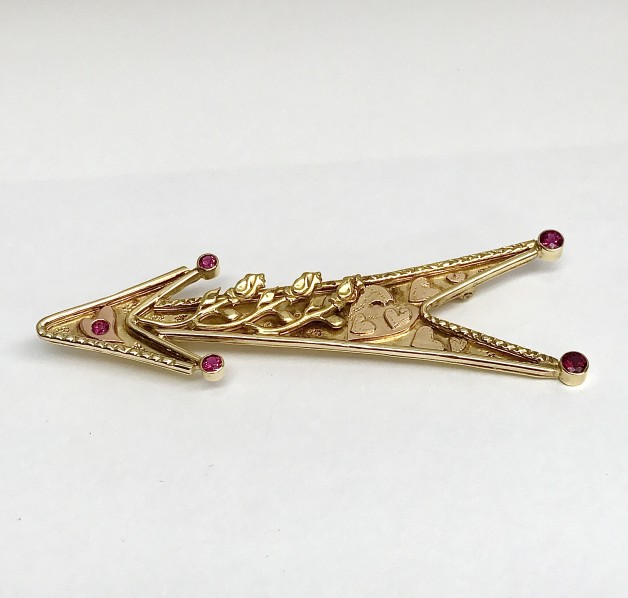 Arrow and Hearts Pin, 18k Yellow and Pink Gold with Rubies