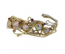Keshi pearl, fancy sapphire bracelet in 18k white and yellow gold and 22k gold